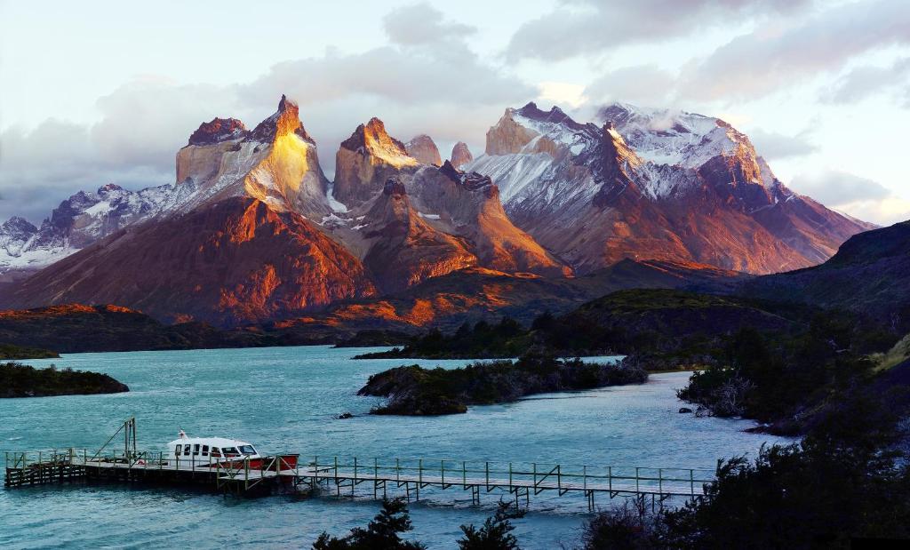 Explora En Torres Del Paine Villa Torres del Paine National Park Exterior photo