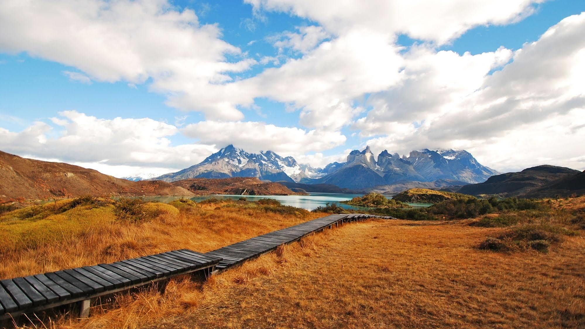 Explora En Torres Del Paine Villa Torres del Paine National Park Exterior photo